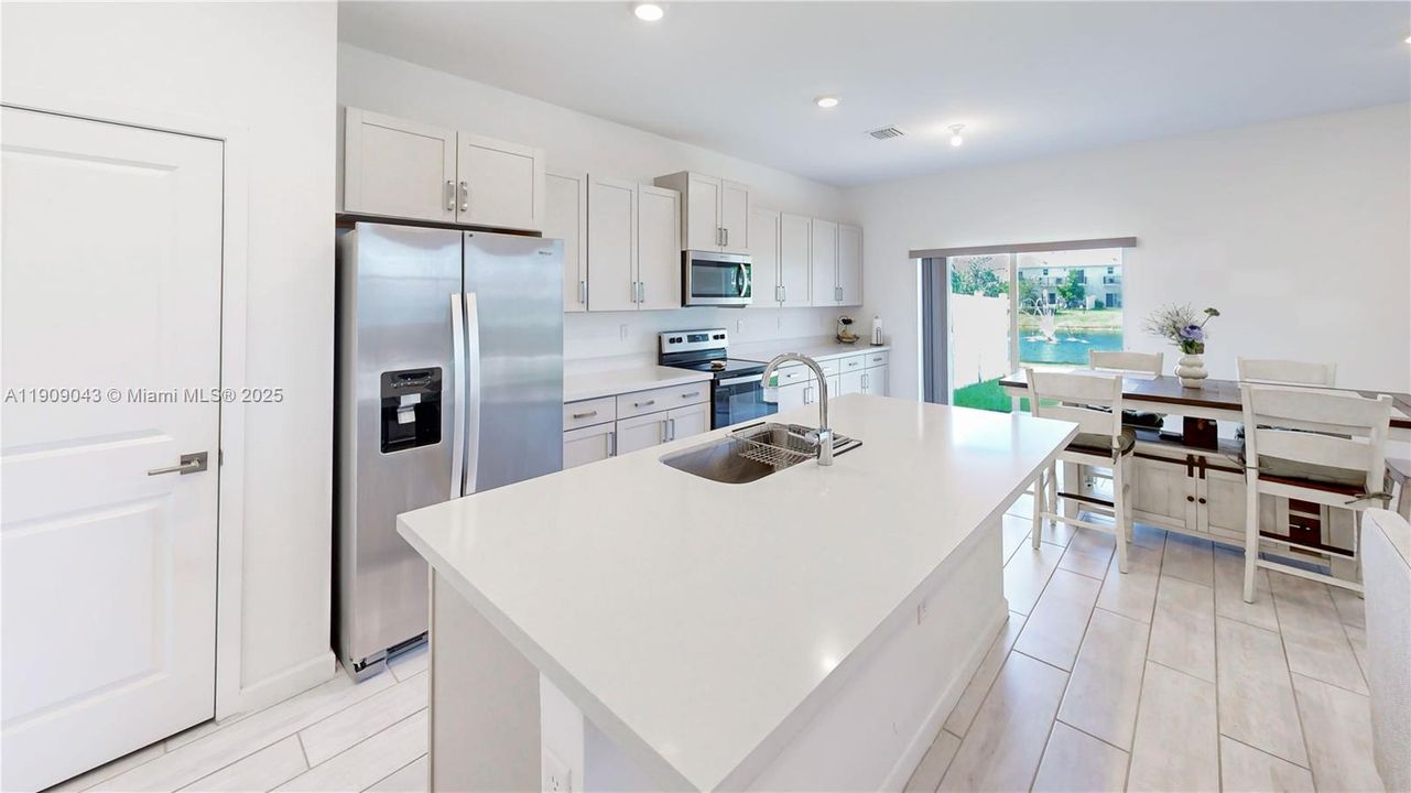 For Sale: $425,000 (4 beds, 3 baths, 1757 Square Feet)