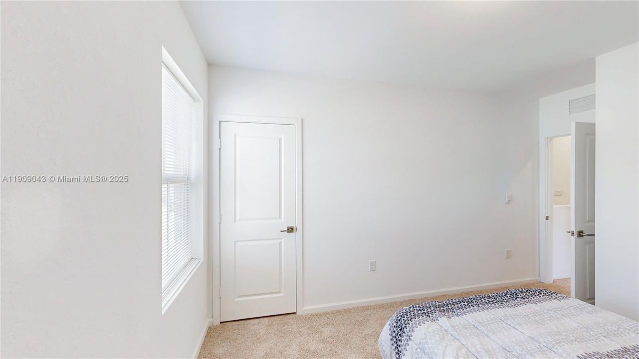 For Sale: $425,000 (4 beds, 3 baths, 1757 Square Feet)