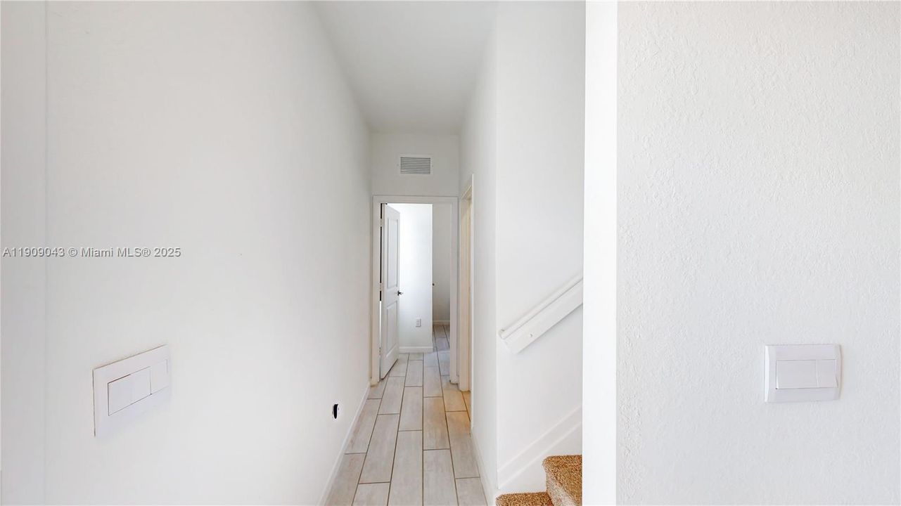 For Sale: $425,000 (4 beds, 3 baths, 1757 Square Feet)