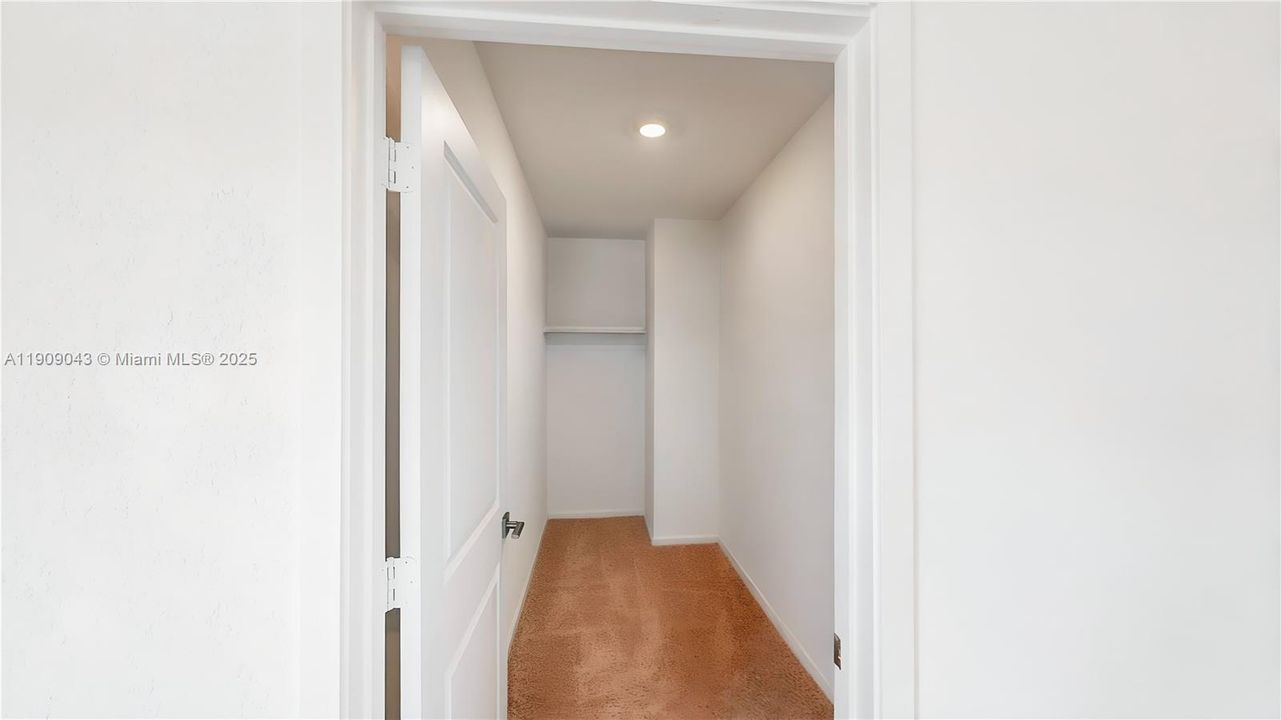 For Sale: $425,000 (4 beds, 3 baths, 1757 Square Feet)