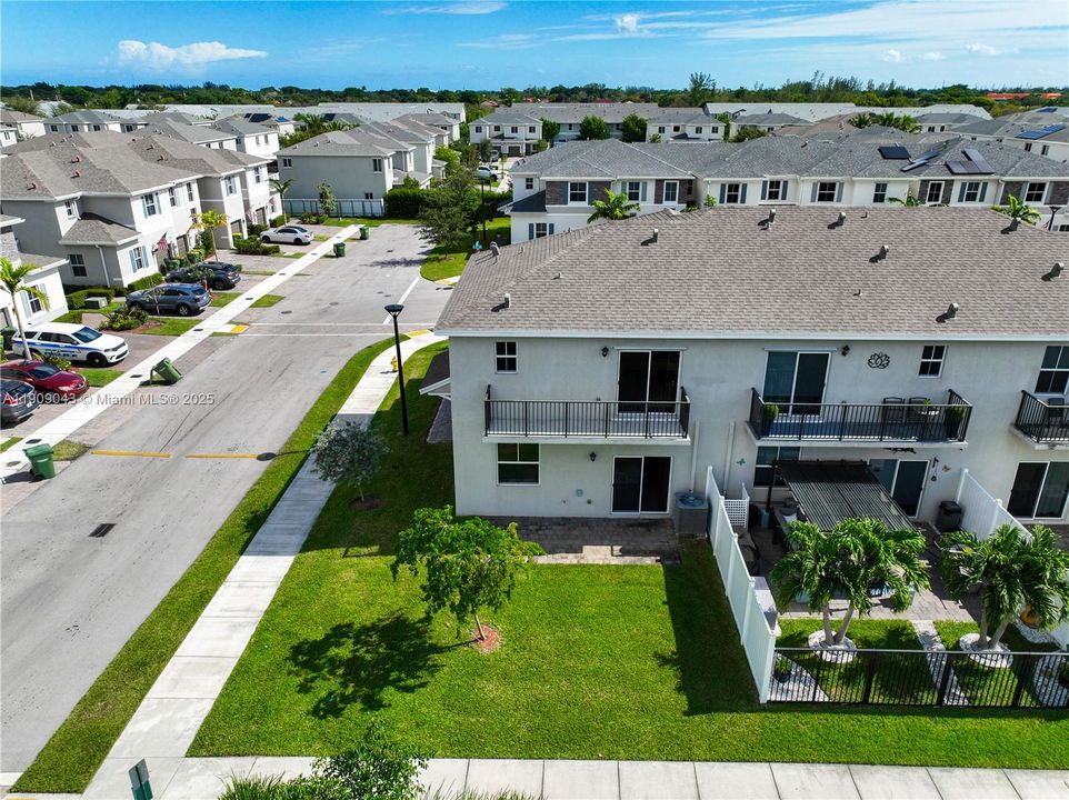 For Sale: $425,000 (4 beds, 3 baths, 1757 Square Feet)