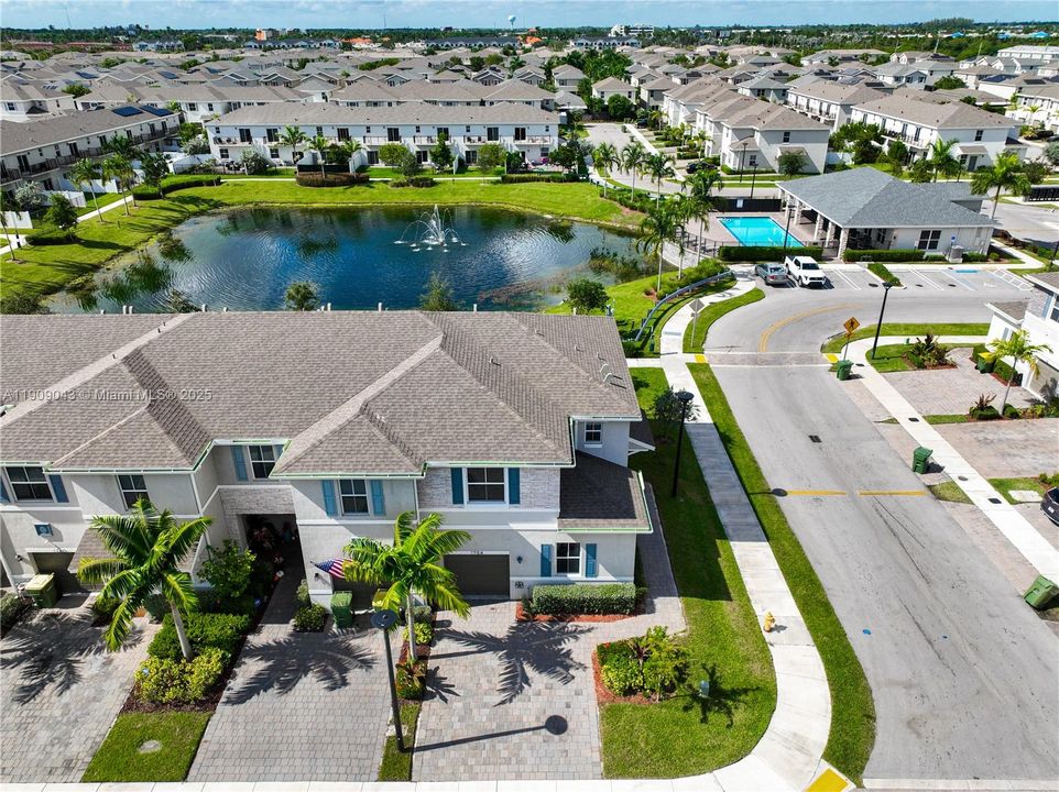 For Sale: $425,000 (4 beds, 3 baths, 1757 Square Feet)