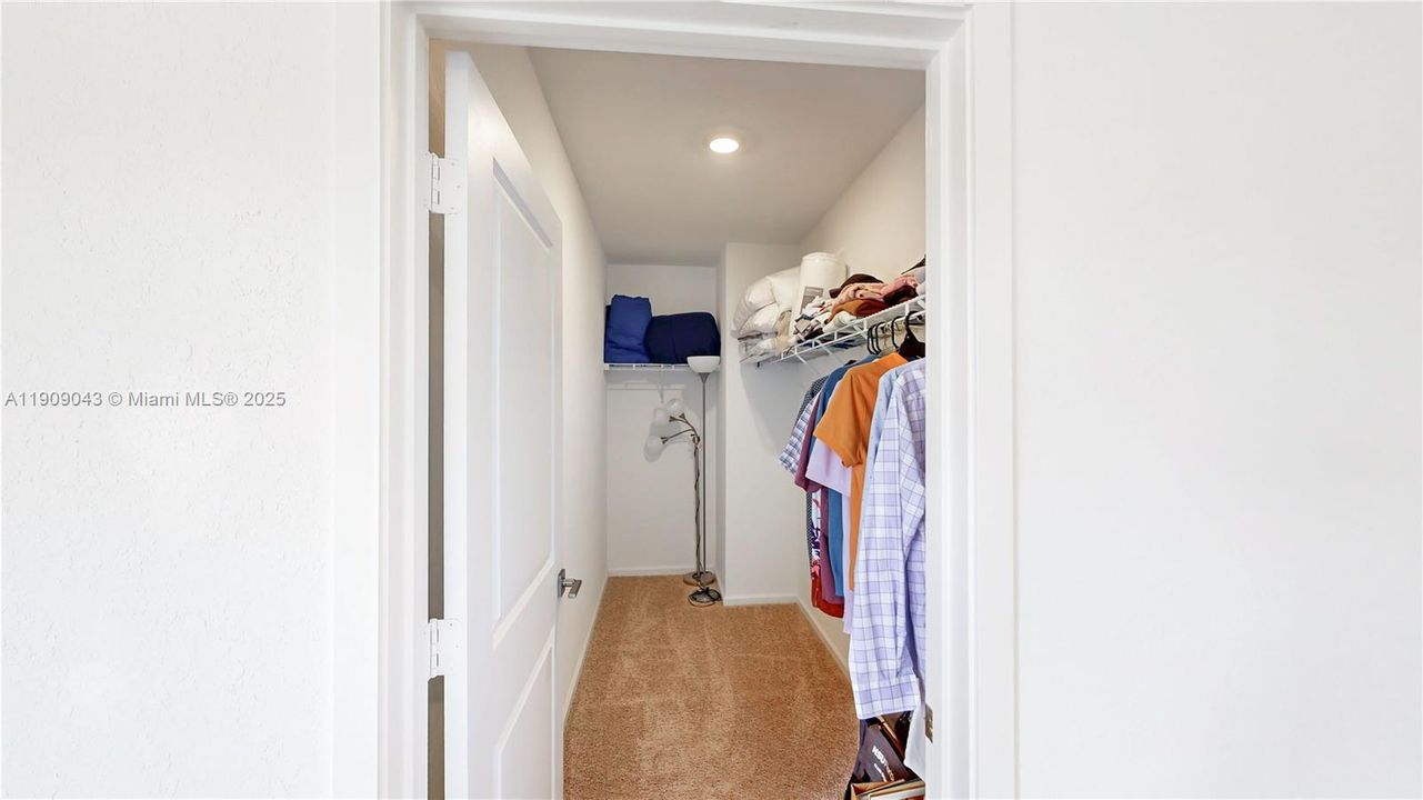 For Sale: $425,000 (4 beds, 3 baths, 1757 Square Feet)