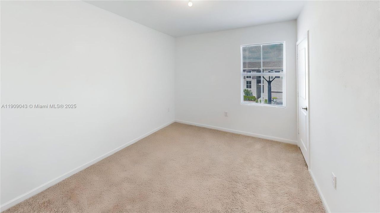 For Sale: $425,000 (4 beds, 3 baths, 1757 Square Feet)