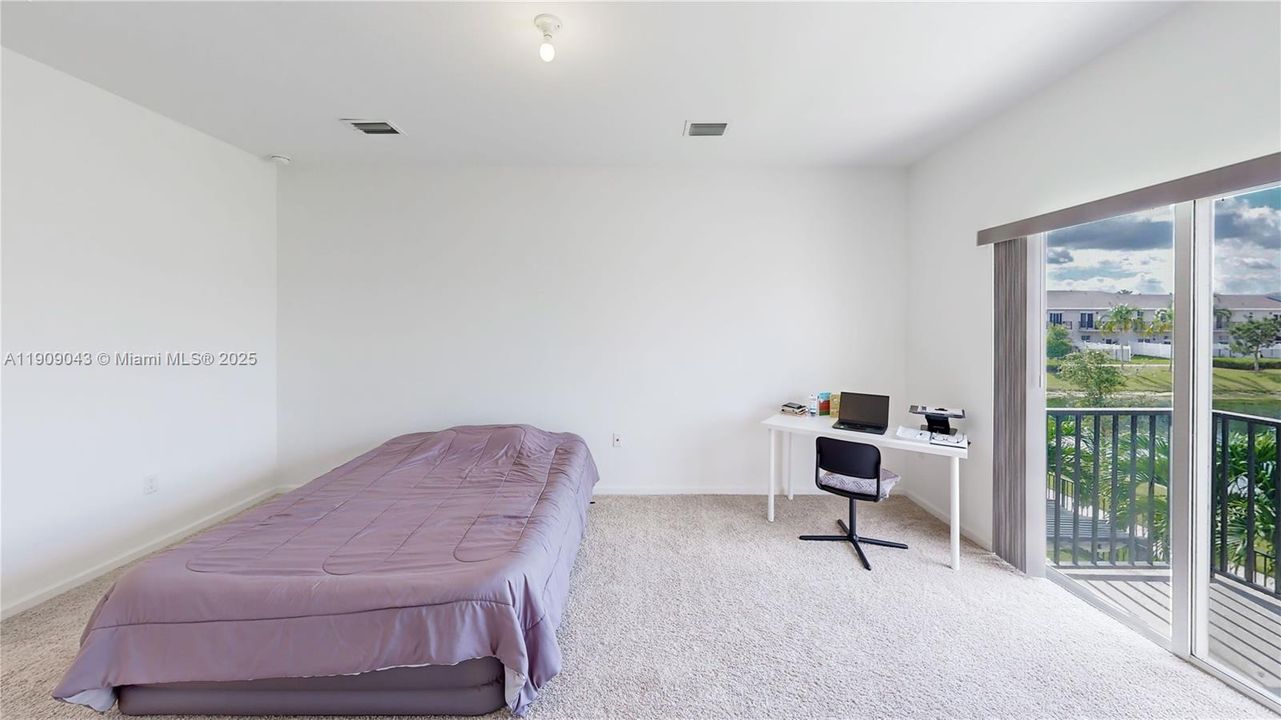 For Sale: $425,000 (4 beds, 3 baths, 1757 Square Feet)