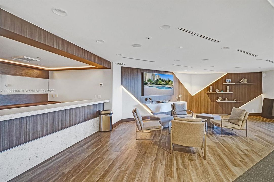 For Sale: $799,000 (2 beds, 2 baths, 1607 Square Feet)