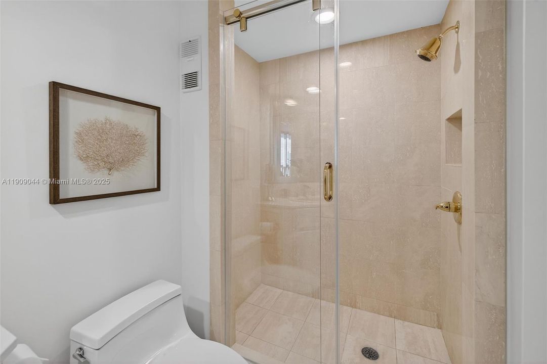 For Sale: $799,000 (2 beds, 2 baths, 1607 Square Feet)