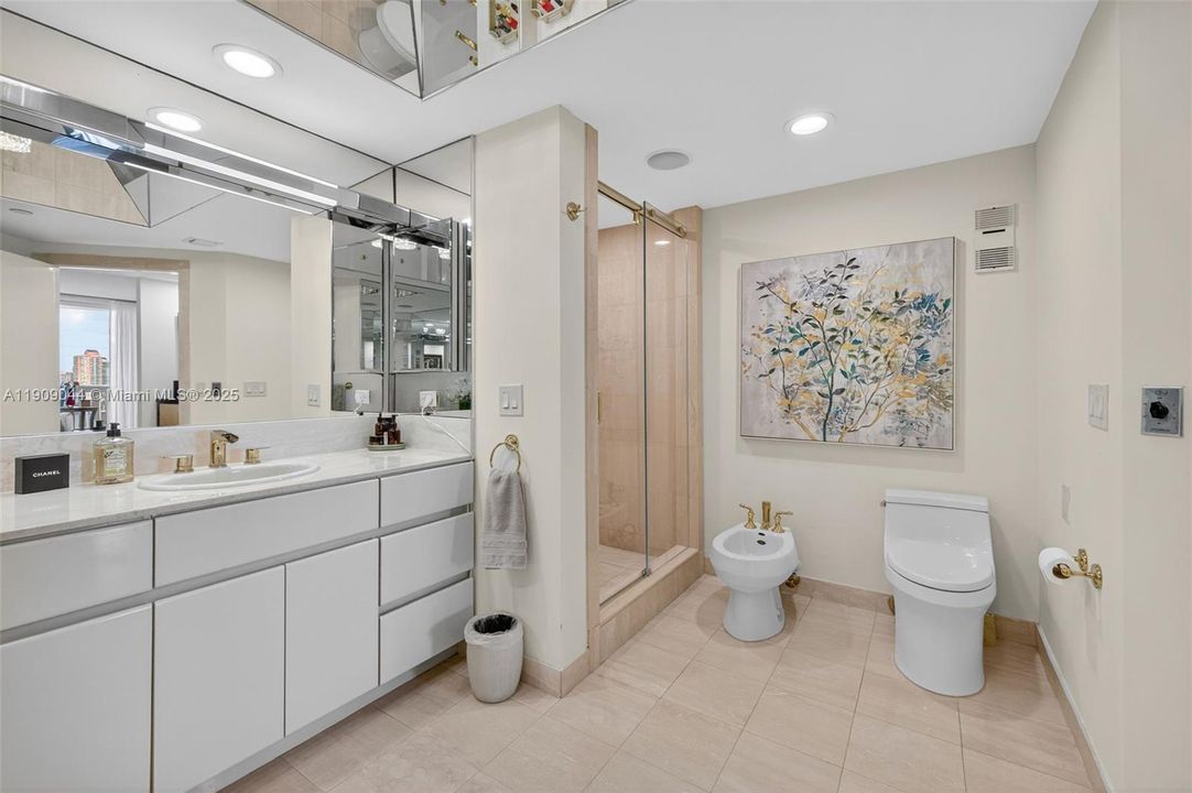 For Sale: $799,000 (2 beds, 2 baths, 1607 Square Feet)