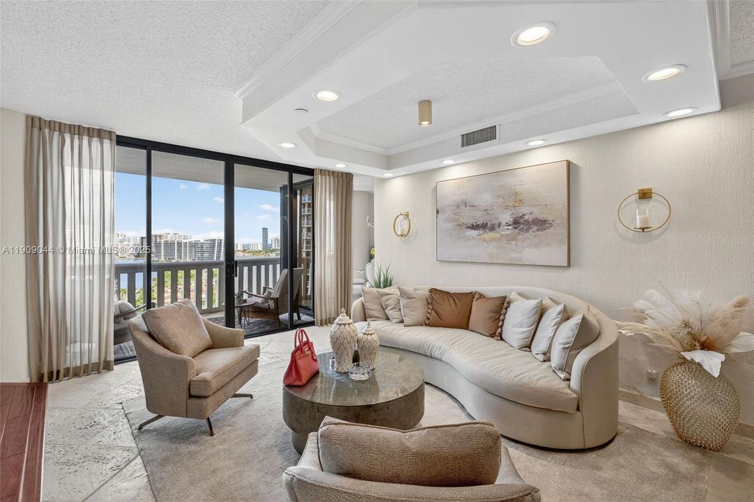 For Sale: $799,000 (2 beds, 2 baths, 1607 Square Feet)