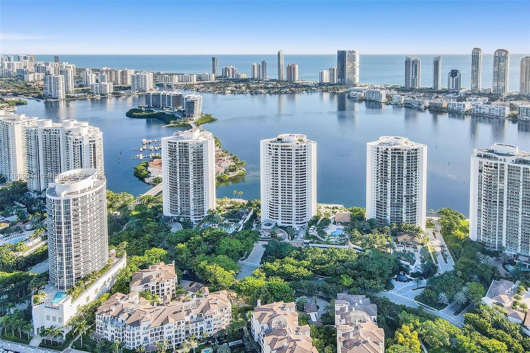 For Sale: $799,000 (2 beds, 2 baths, 1607 Square Feet)