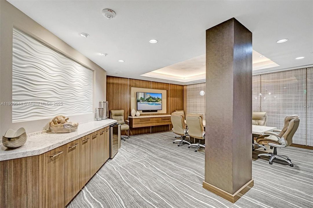 For Sale: $799,000 (2 beds, 2 baths, 1607 Square Feet)