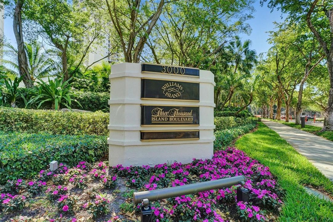 For Sale: $799,000 (2 beds, 2 baths, 1607 Square Feet)