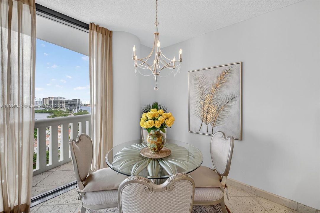 For Sale: $799,000 (2 beds, 2 baths, 1607 Square Feet)