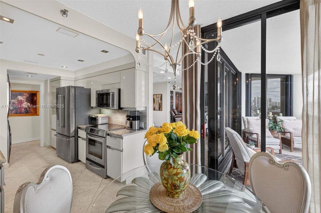 For Sale: $799,000 (2 beds, 2 baths, 1607 Square Feet)