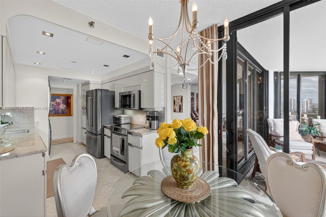 For Sale: $799,000 (2 beds, 2 baths, 1607 Square Feet)