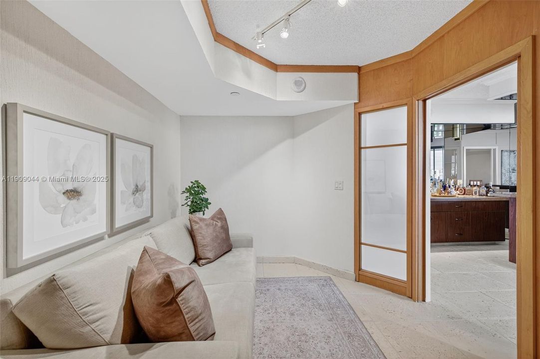 For Sale: $799,000 (2 beds, 2 baths, 1607 Square Feet)