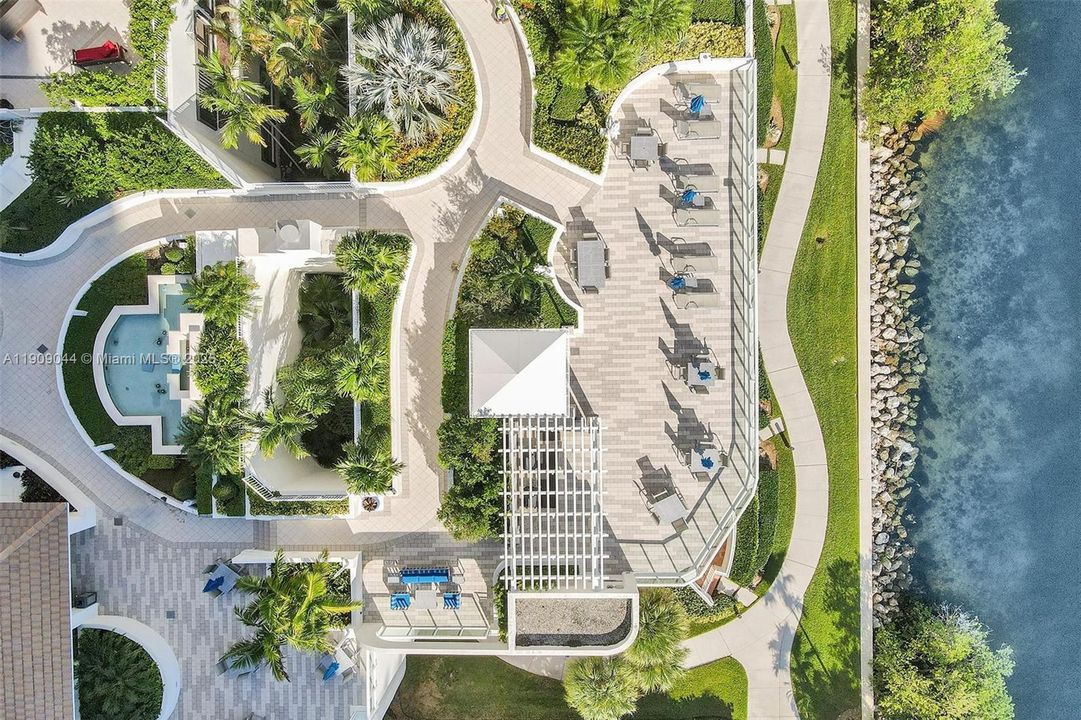 For Sale: $799,000 (2 beds, 2 baths, 1607 Square Feet)