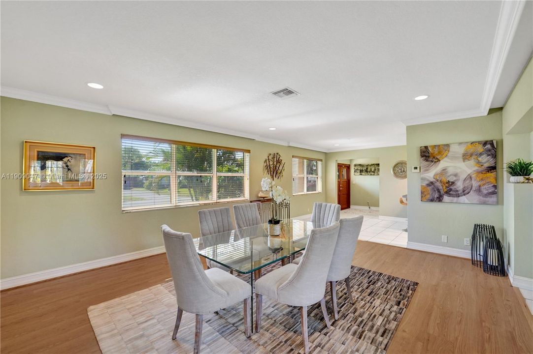 Active With Contract: $948,000 (3 beds, 3 baths, 2388 Square Feet)