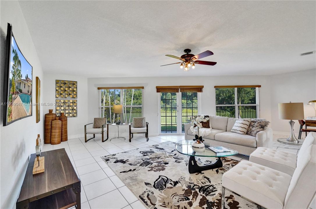 Active With Contract: $948,000 (3 beds, 3 baths, 2388 Square Feet)