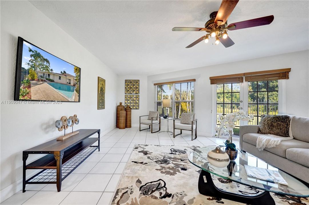 Active With Contract: $948,000 (3 beds, 3 baths, 2388 Square Feet)