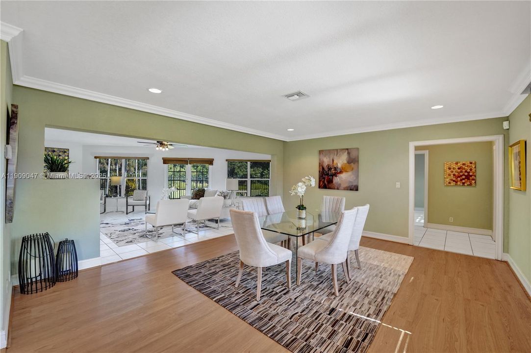 Active With Contract: $948,000 (3 beds, 3 baths, 2388 Square Feet)