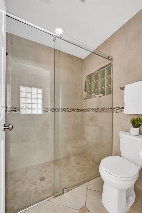 Active With Contract: $948,000 (3 beds, 3 baths, 2388 Square Feet)