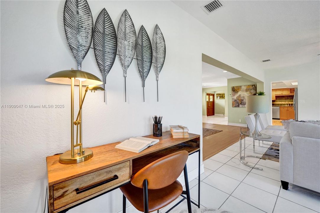 Active With Contract: $948,000 (3 beds, 3 baths, 2388 Square Feet)