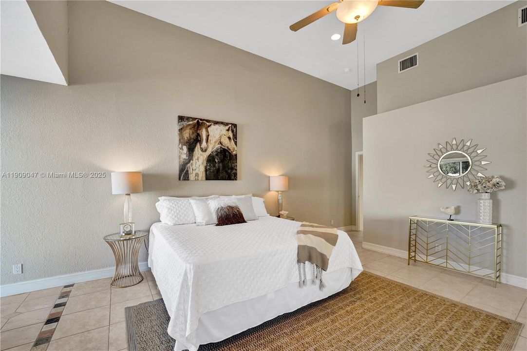 Active With Contract: $948,000 (3 beds, 3 baths, 2388 Square Feet)