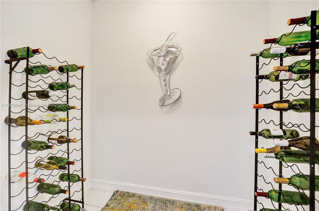 Active With Contract: $948,000 (3 beds, 3 baths, 2388 Square Feet)