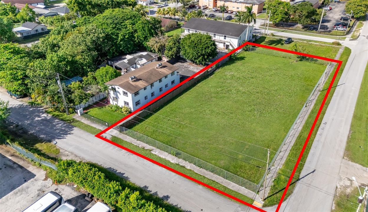 En Venta: $1,550,000 (0 camas, 0 baños, 3907 Pies cuadrados)