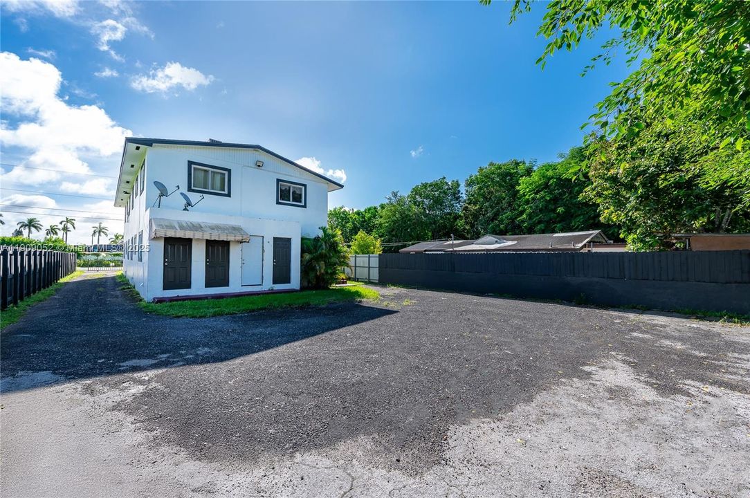 En Venta: $1,550,000 (0 camas, 0 baños, 3907 Pies cuadrados)