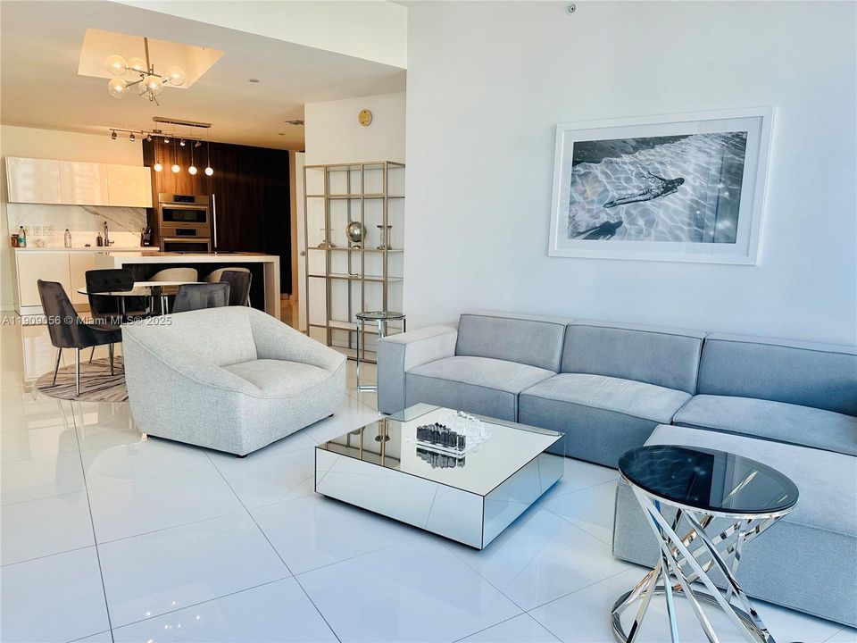 For Sale: $1,150,000 (2 beds, 3 baths, 1560 Square Feet)