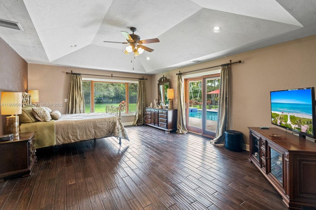 待售: $3,875,000 (5 贝兹, 4 浴室, 4166 平方英尺)