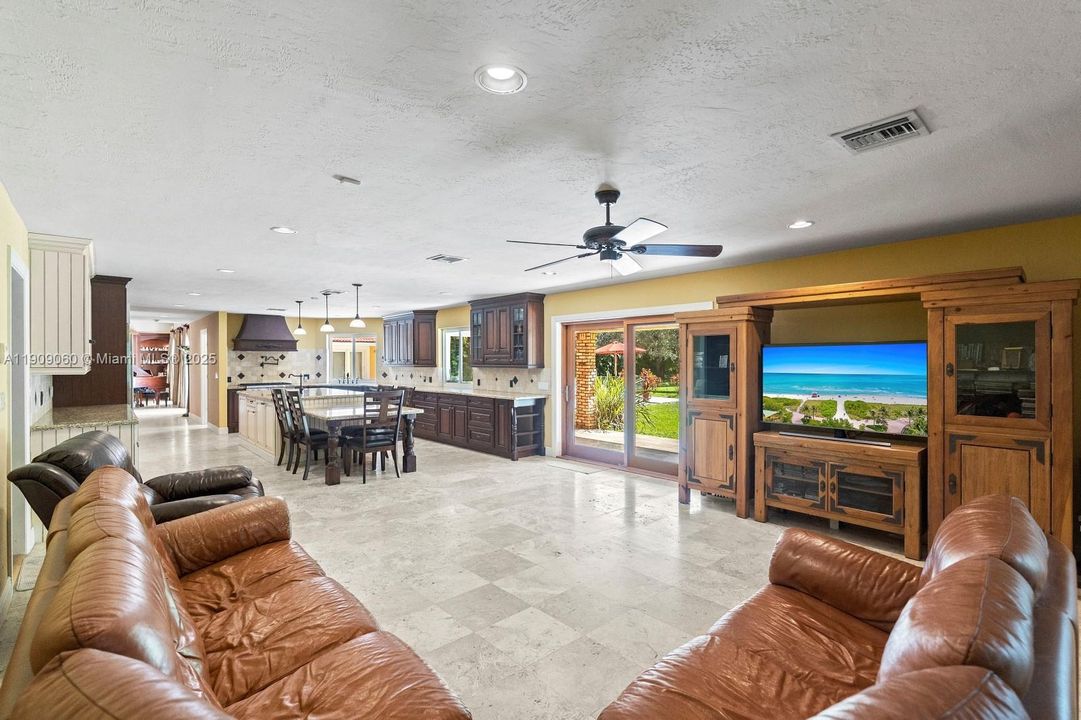 待售: $3,875,000 (5 贝兹, 4 浴室, 4166 平方英尺)