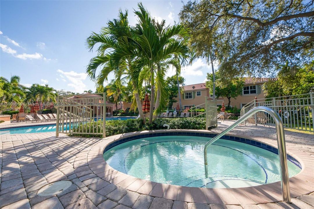 For Sale: $385,000 (3 beds, 3 baths, 1382 Square Feet)