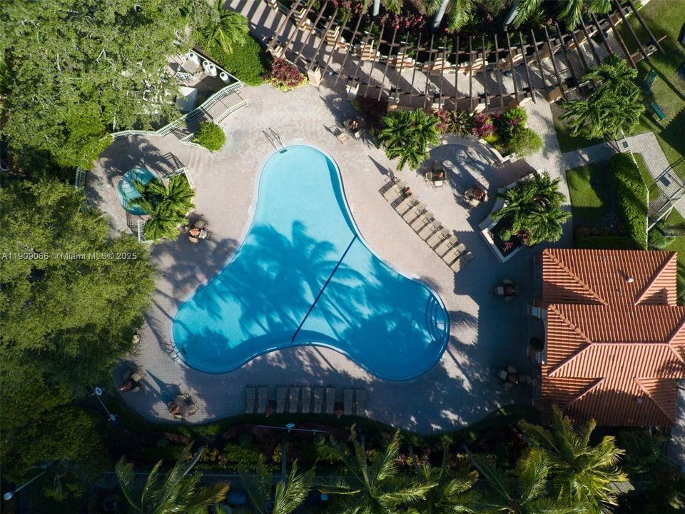 For Sale: $385,000 (3 beds, 3 baths, 1382 Square Feet)