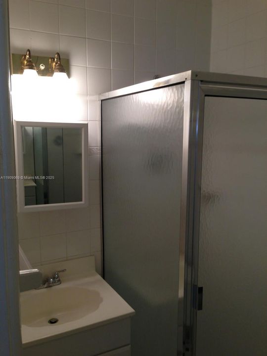 Recently Rented: $2,099 (2 beds, 2 baths, 687 Square Feet)