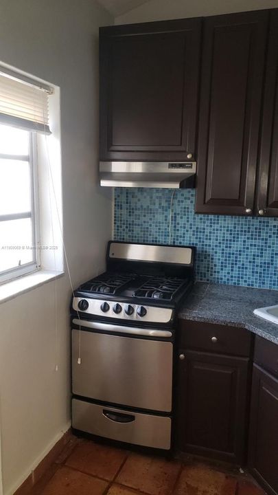 Recently Rented: $2,099 (2 beds, 2 baths, 687 Square Feet)