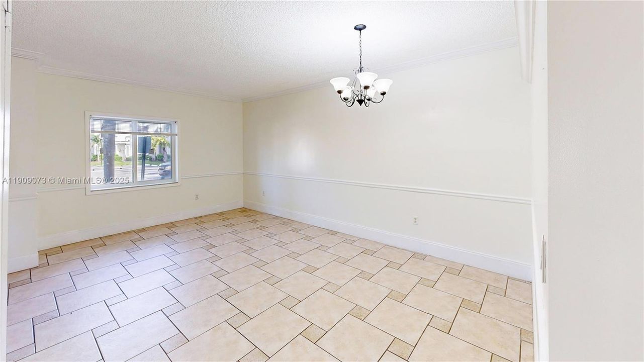 待售: $325,000 (3 贝兹, 2 浴室, 1452 平方英尺)