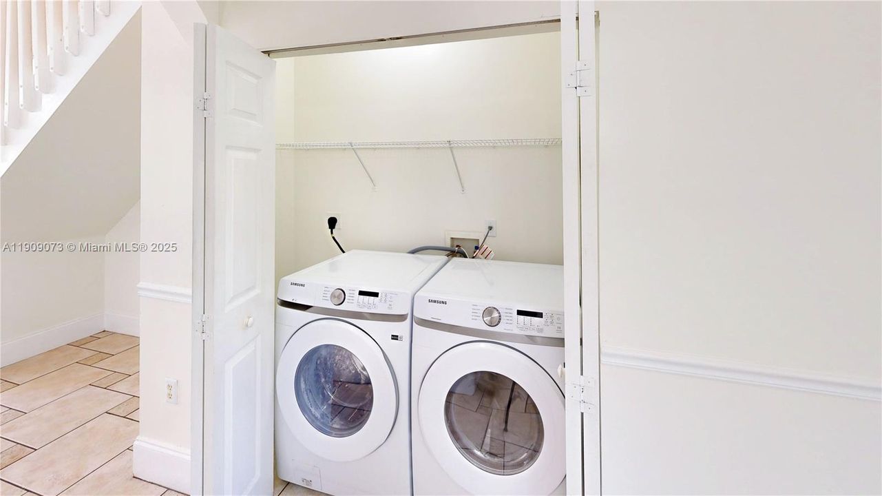 待售: $325,000 (3 贝兹, 2 浴室, 1452 平方英尺)