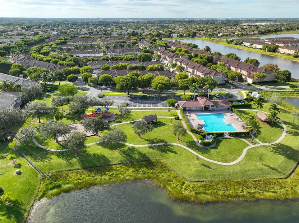 待售: $325,000 (3 贝兹, 2 浴室, 1452 平方英尺)