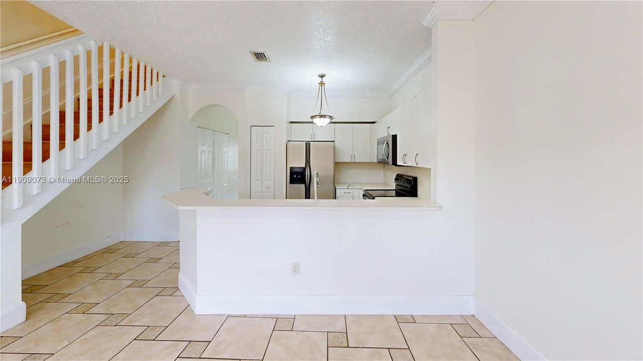 待售: $325,000 (3 贝兹, 2 浴室, 1452 平方英尺)