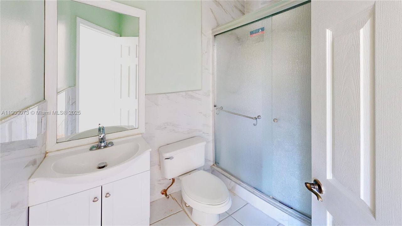 待售: $325,000 (3 贝兹, 2 浴室, 1452 平方英尺)