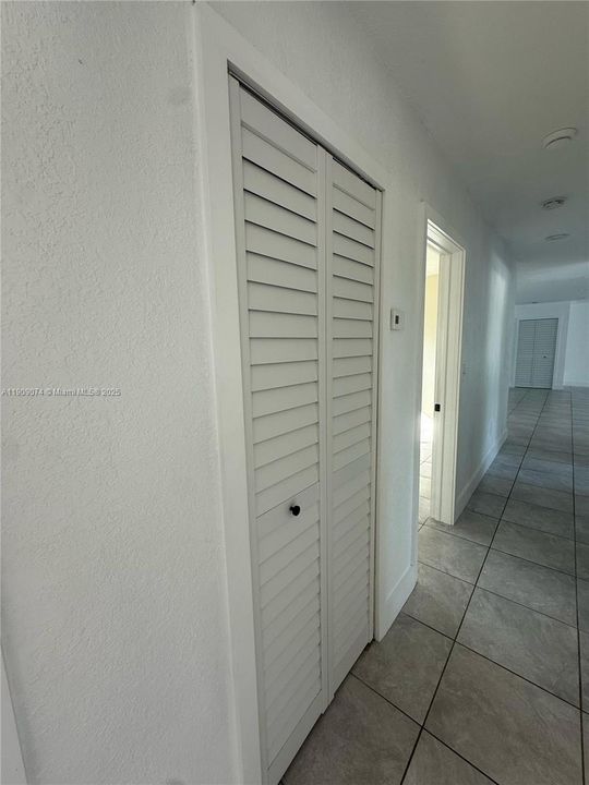Active With Contract: $3,400 (3 beds, 2 baths, 1922 Square Feet)