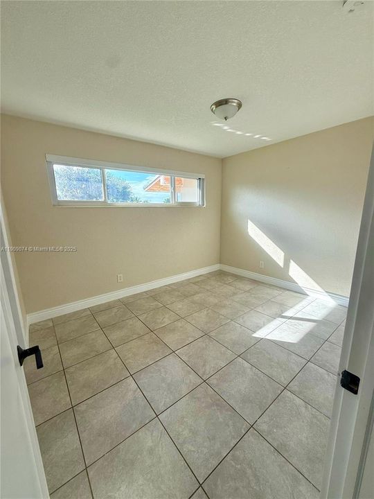 Active With Contract: $3,400 (3 beds, 2 baths, 1922 Square Feet)