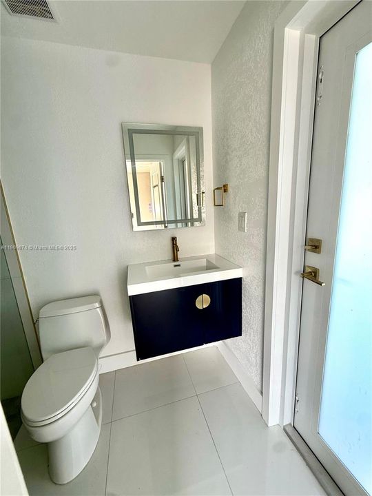 Active With Contract: $3,400 (3 beds, 2 baths, 1922 Square Feet)