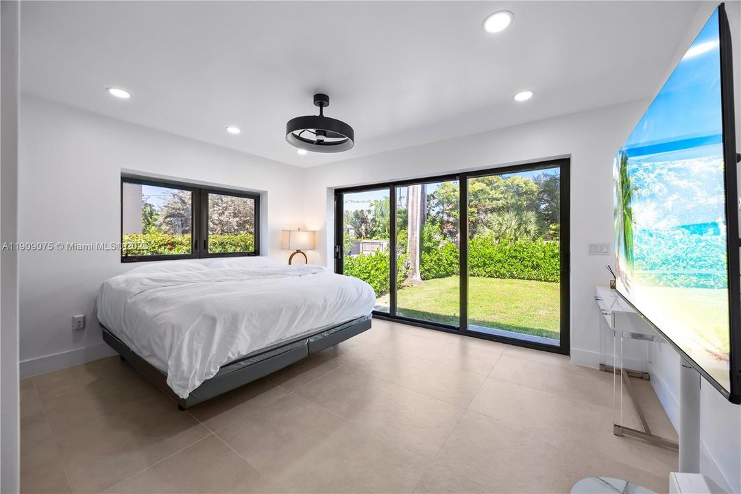 For Rent: $5,900 (4 beds, 4 baths, 1829 Square Feet)