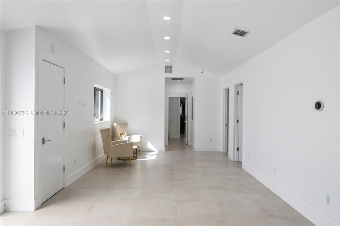 For Rent: $5,900 (4 beds, 4 baths, 1829 Square Feet)