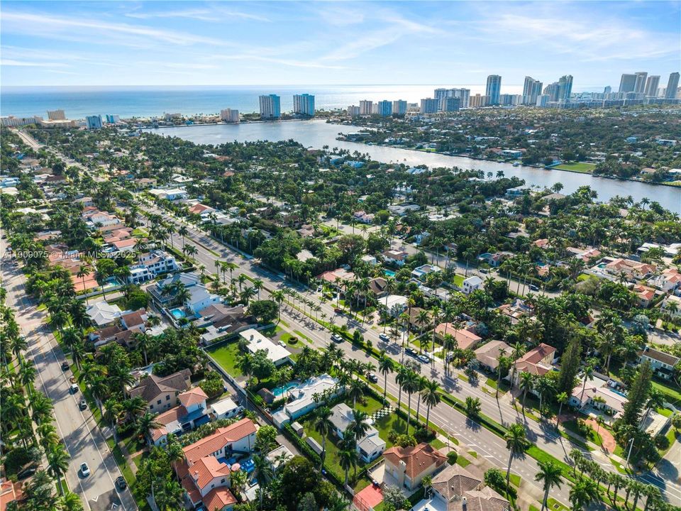 For Rent: $5,900 (4 beds, 4 baths, 1829 Square Feet)