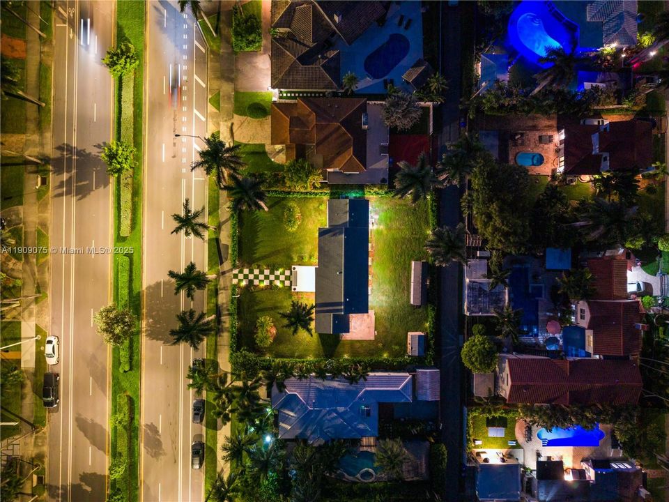 For Rent: $5,900 (4 beds, 4 baths, 1829 Square Feet)